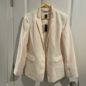 White House/Black Market blazer size 14 color is off white/cream